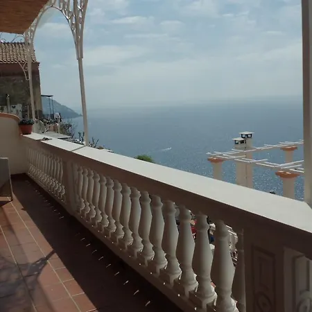 Little Flower בית הארחה פוזיטנו