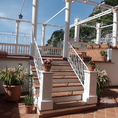 Little Flower Vendégház